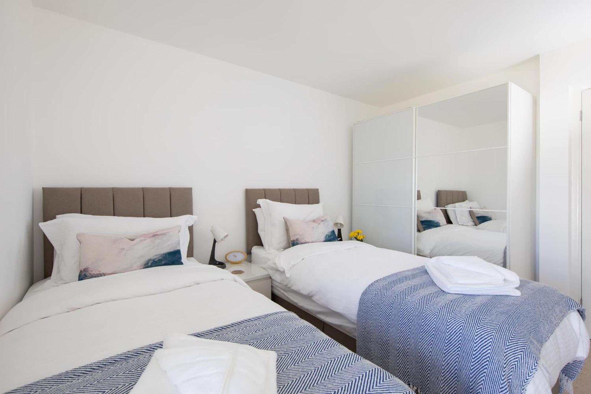 High-End Beachfront Getaway Sea View King Bed East Wittering Exterior foto